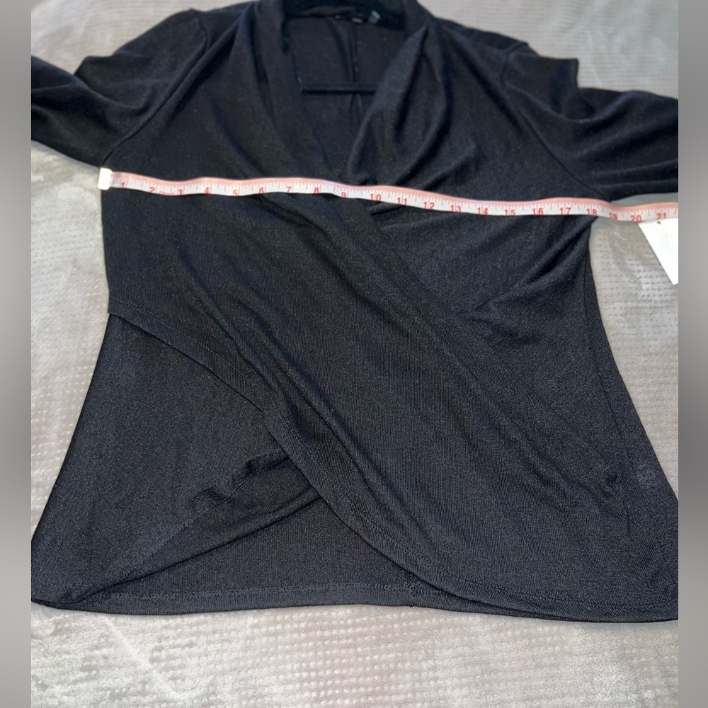 Women's 1 State Wrap top Medium NWT - Picture 4 of 5